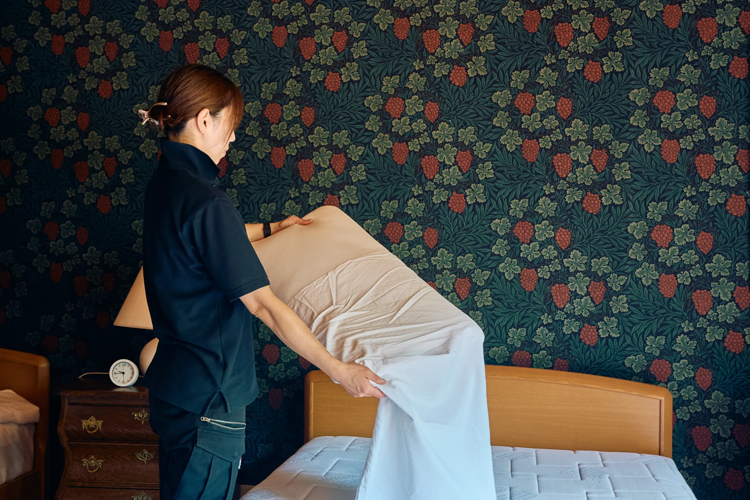 ベッドメイキングの様子