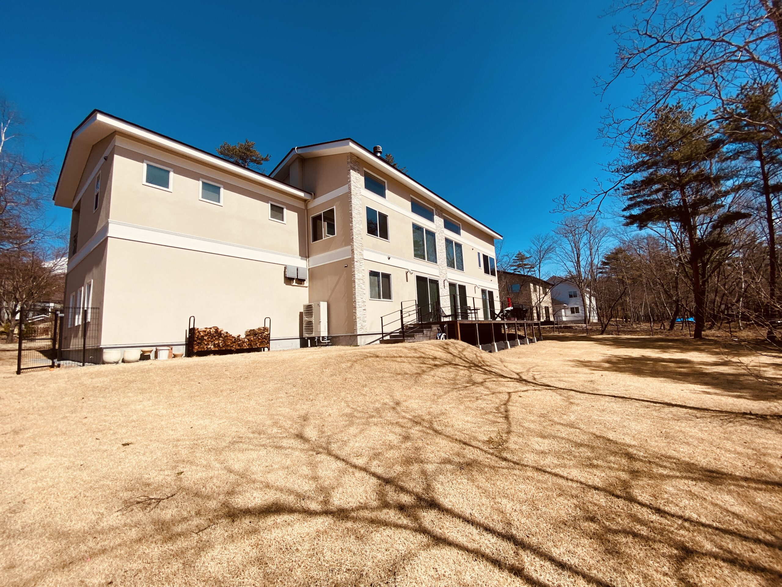 千ヶ滝別荘地　404坪の土地付き建物【価格改定】