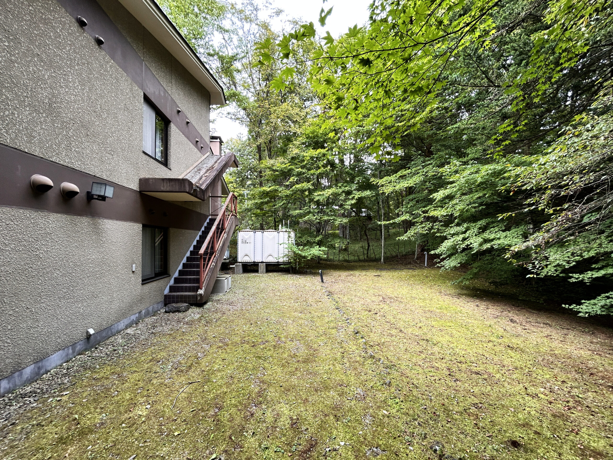 軽井沢千ヶ滝セミナーハウス　941坪の土地付き建物