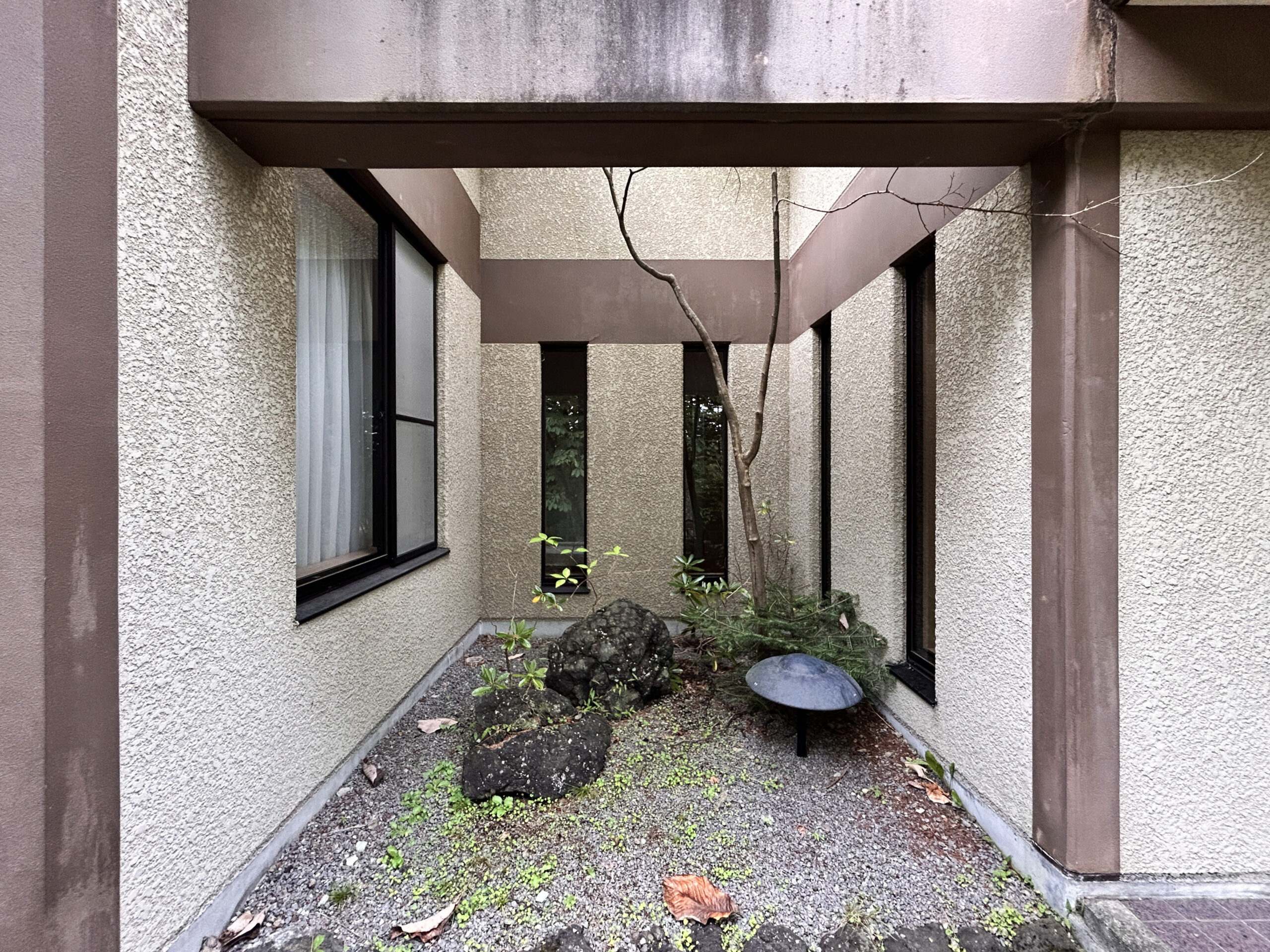 軽井沢千ヶ滝セミナーハウス　941坪の土地付き建物